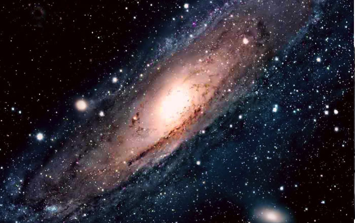 تثير حيرة العلماء أجرام سماوية تأتي من الفضاء السحيق إلى مجموعتنا الشمسية