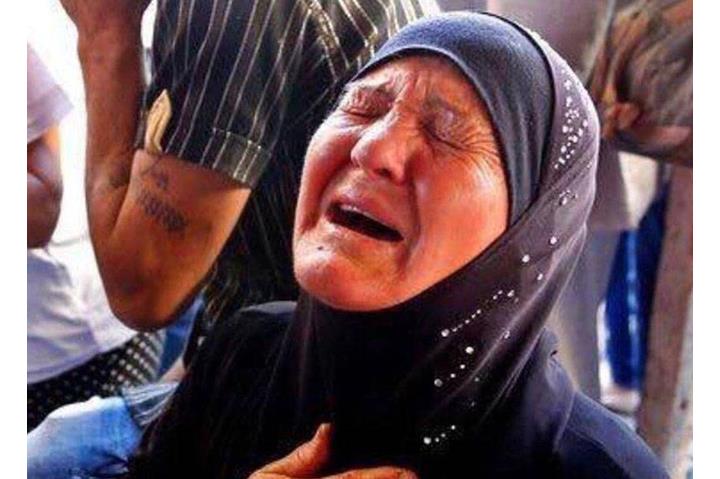 أمي حزينة وتجتر ذكريات علاقتها السيئة مع والدي المسن وهو اعتذر ويحسن معاملتها ما الحل